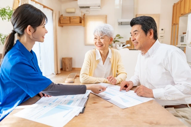 介護保険制度の仕組みと申請方法まとめ｜受けられるサービス・費用を専門家が解説【MySCUE】