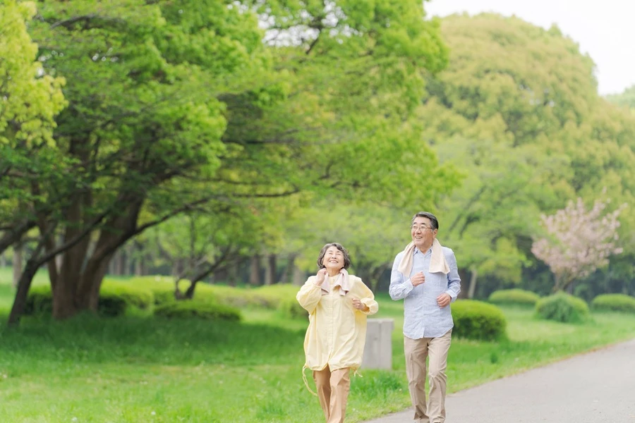 シニアの健康寿命を延ばす運動・フレイル予防のコツ｜簡単体操や趣味の種類も解説【MySCUE】