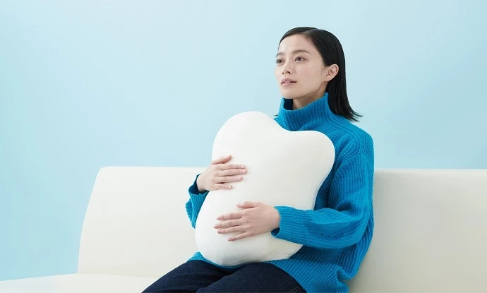 10分でひと息ついてリフレッシュ　呼吸するクッション『fufuly』の癒し効果
