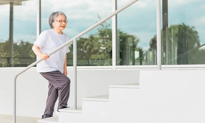 転倒予防は「身体」と「環境」から！｜理学療法士が解説！