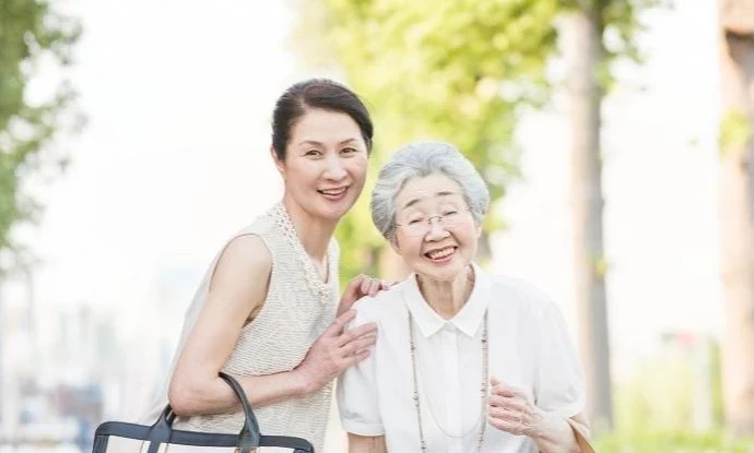 母と私の“着る”をめぐる日常｜ケアラー山内聖子の独り言④