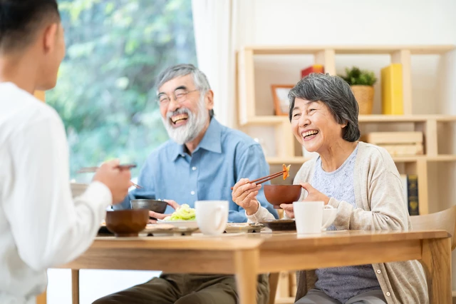 低栄養を防いで介護予防につなげる食品と食事の工夫｜理学療法士が解説！