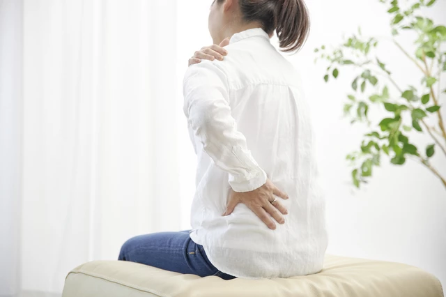 ケアラーに起こる腰痛の要因と対策｜理学療法士が解説！