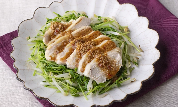 レンジで本格！しっとりむね肉とシャキシャキ野菜のよだれ鶏｜健康レシピ