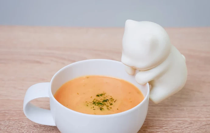 ケアラーの食卓に癒しを与え、熱々を冷ましてくれるふーふーロボット「猫舌ふーふー」