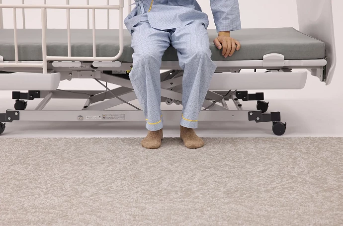 転ぶ不安を軽くする、自宅の床対策用マット「ころやわDIY」