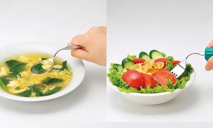 手首にやさしい食器で毎日の食事がぐっとラクに 「オールステンレスハンドル」