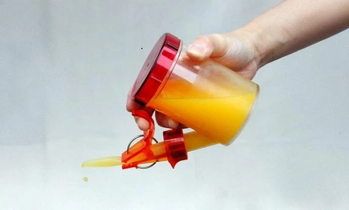トロミなしでむせずに飲めるから、水分補給がもっとラクに「らくらくゴックン」