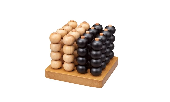 集中力と戦略性を育てる「かつのう 立体四目」　シンプル×奥深い知育パズル