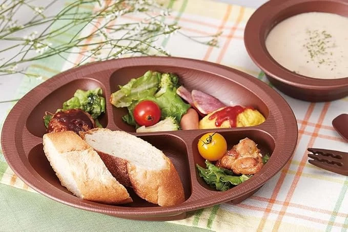 使いやすさとシックなデザイン性を兼ね備えた仕切りプレートで食卓を華やかに