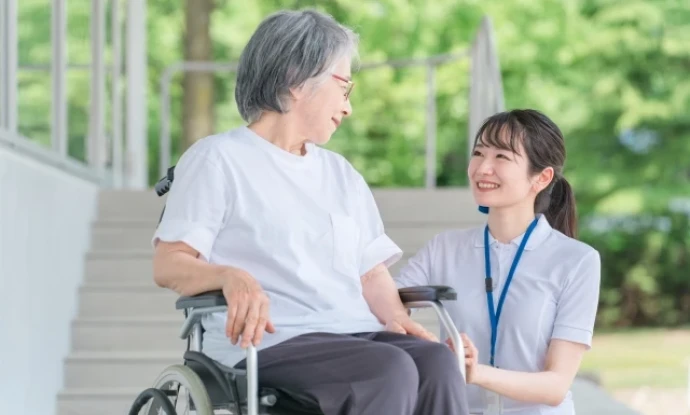 【一覧表でわかる】老人ホーム・介護施設の種類と選び方｜11種類を比較