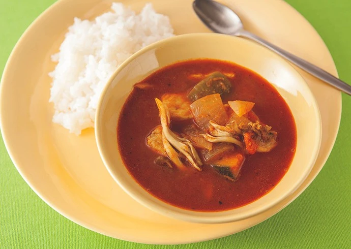 作りおきでパパッと！｜かじきのラタトゥイユのアレンジ②「かじきの和風スープカレー」