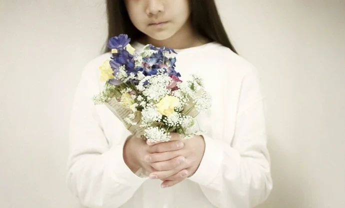一人娘の在宅看取り。両親を家で見送った後悔のない選択とダブルケアのリアル｜娘はつらいよ⁉㉘
