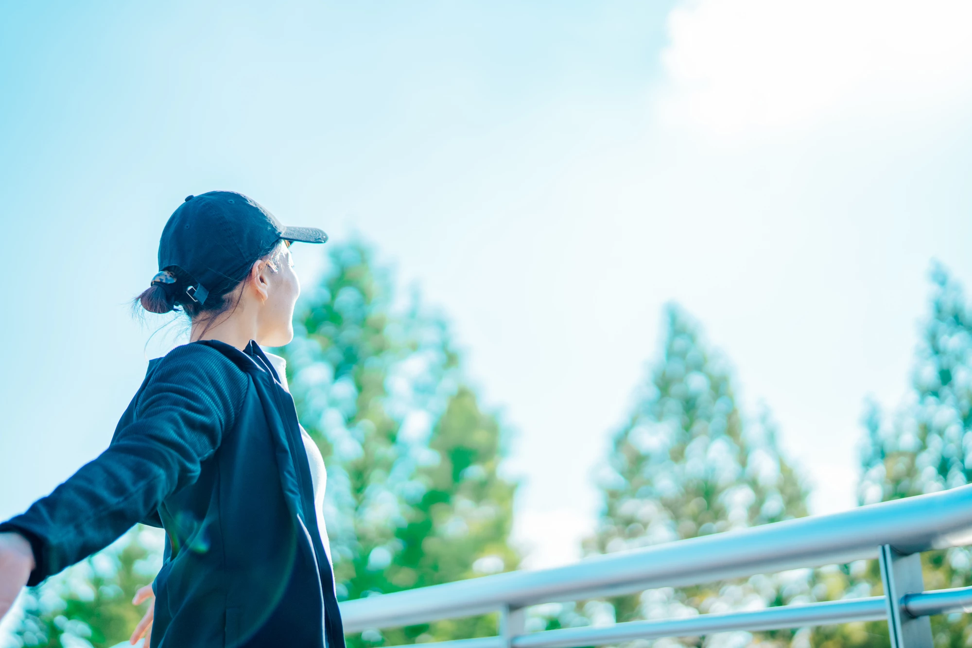 pixta_86385799_M.jpg 爽やかな季節のイメージ