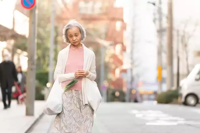 シニアの買い物風景