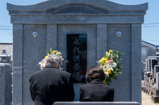 pixta_115050941_S.jpg 永代供養墓