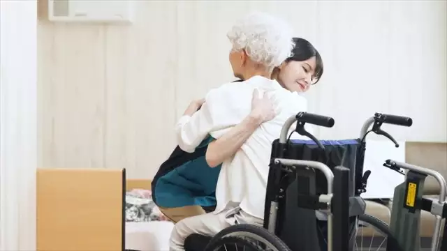 33613308_s.jpg 移乗介助