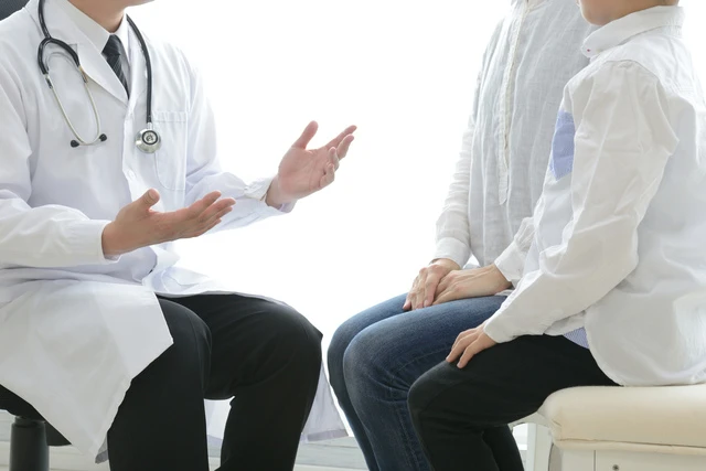 pixta_51485943_S.jpg 診察風景