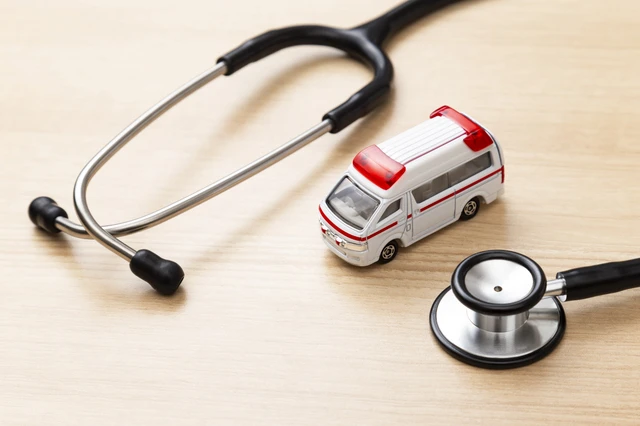 pixta_121391041_S.jpg 救急診療のイメージ