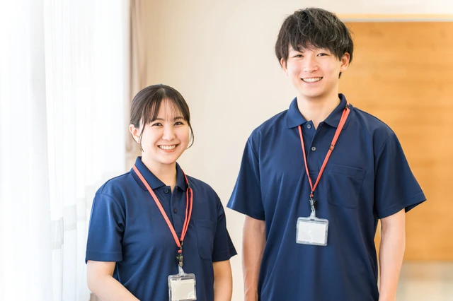 pixta_125982961_S.jpg 介護士