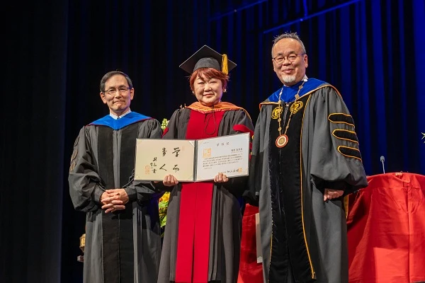 島影さん大学院修了式